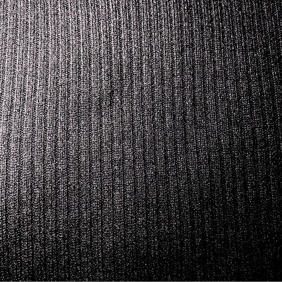 Portolano Ribbed Black Cashmere Scarf - Picture 12 of 13